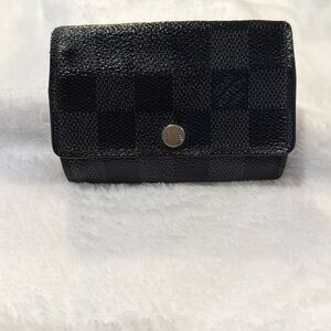 Authentic Louis Vuitton Damier Graphite Multicles 6 Key Holder